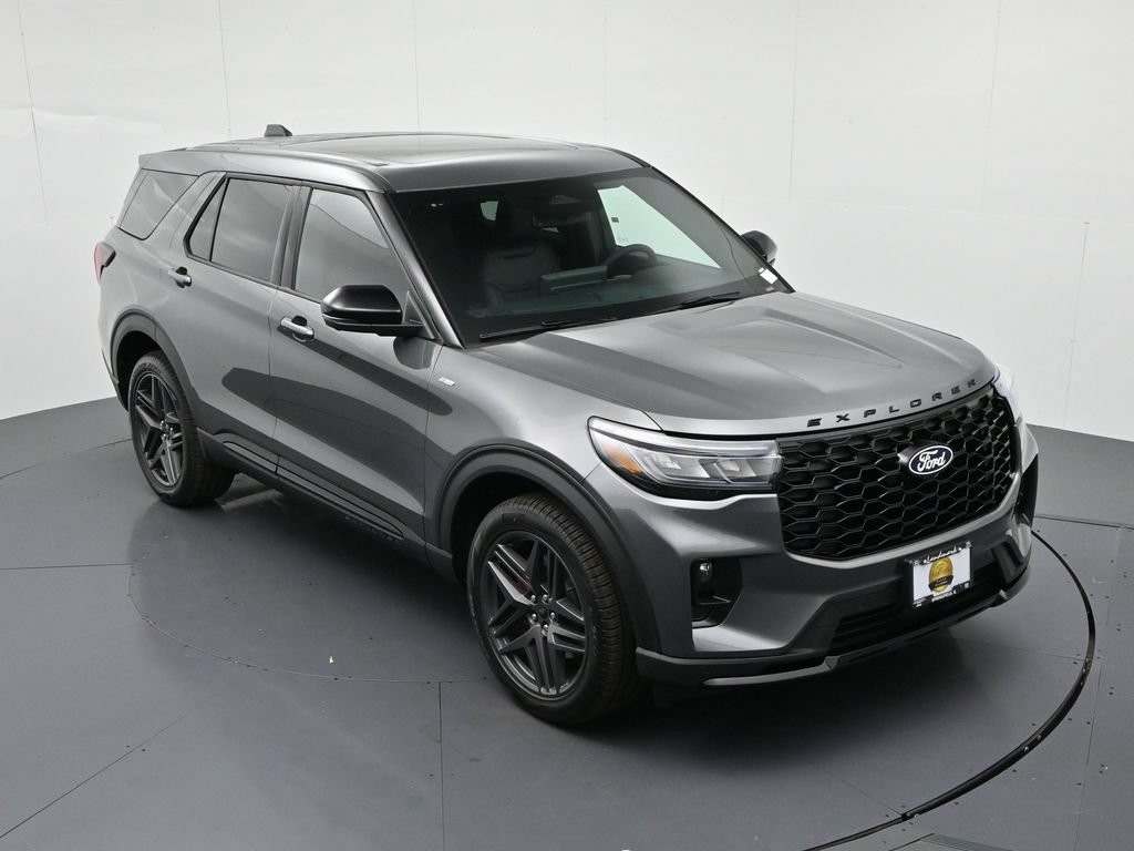 Ford Explorer Vehicle Full-screen Gallery Image 18
