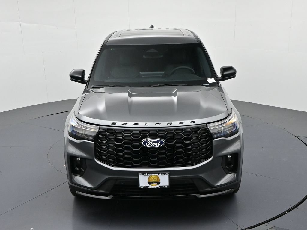 Ford Explorer Vehicle Full-screen Gallery Image 19