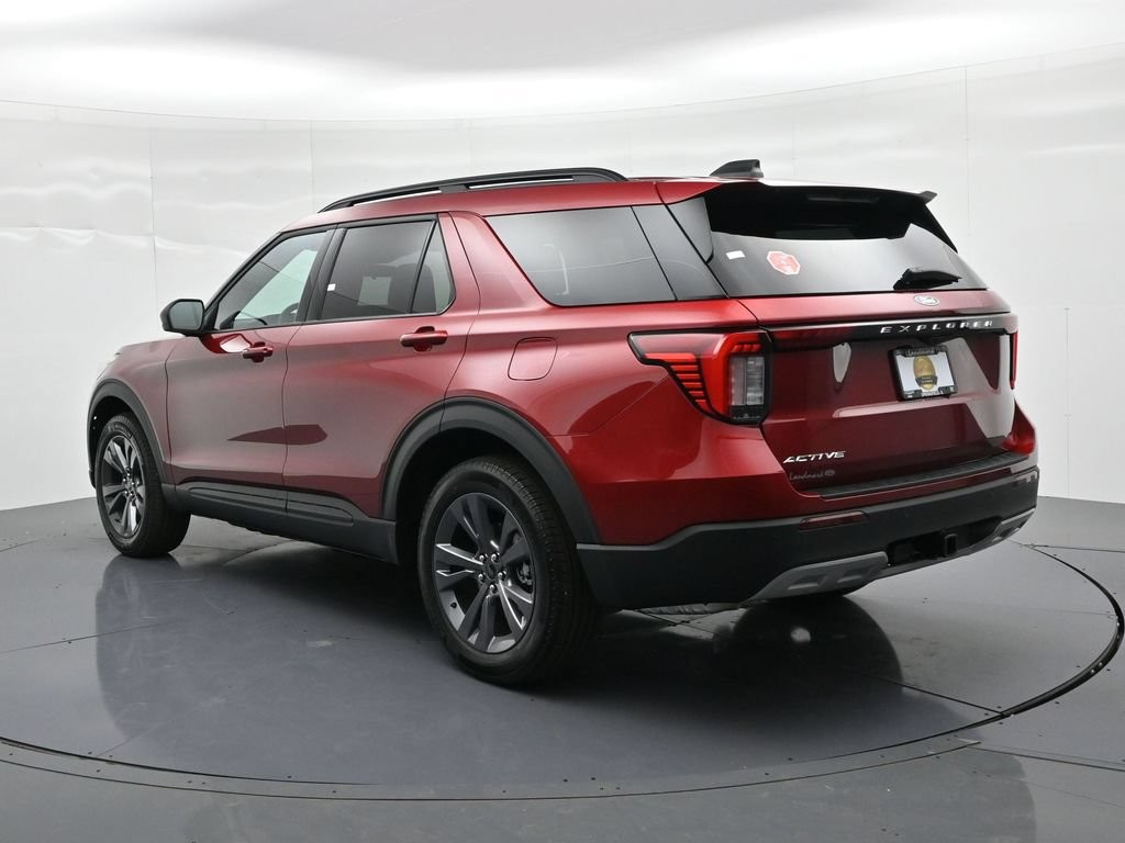Ford Explorer Vehicle Full-screen Gallery Image 8