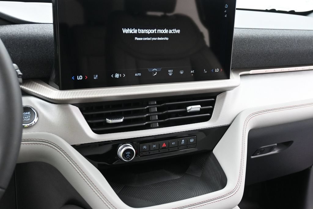 Ford Explorer Vehicle Full-screen Gallery Image 12