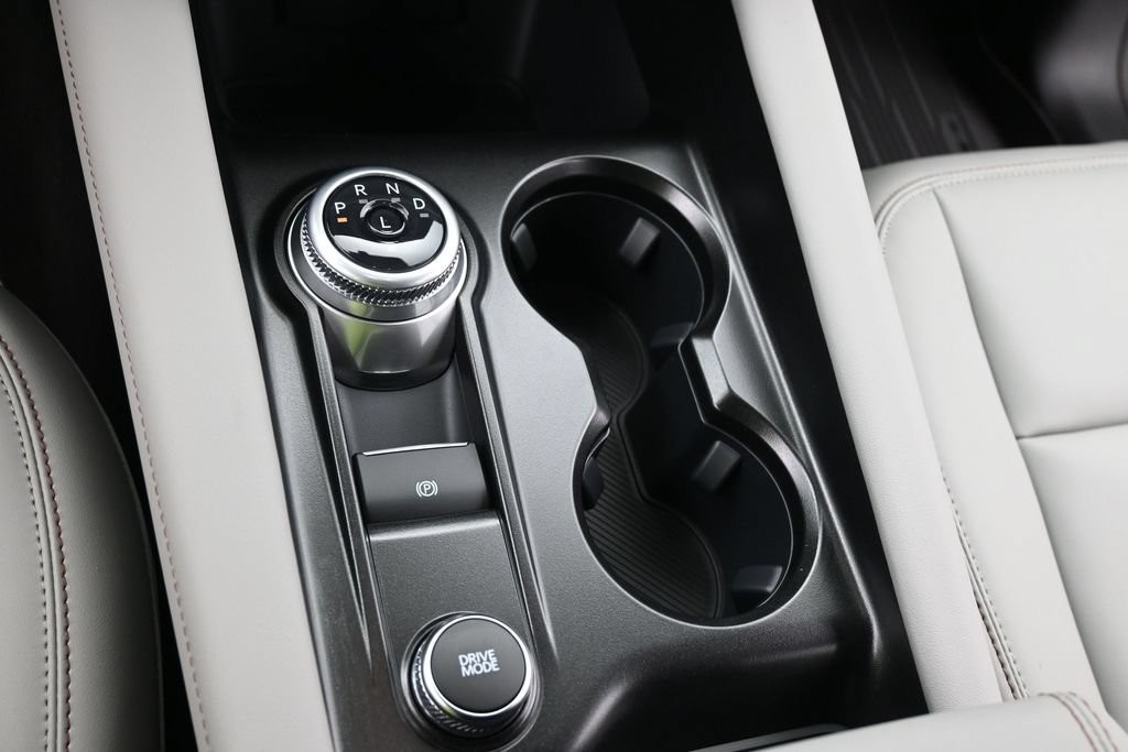 Ford Explorer Vehicle Full-screen Gallery Image 13