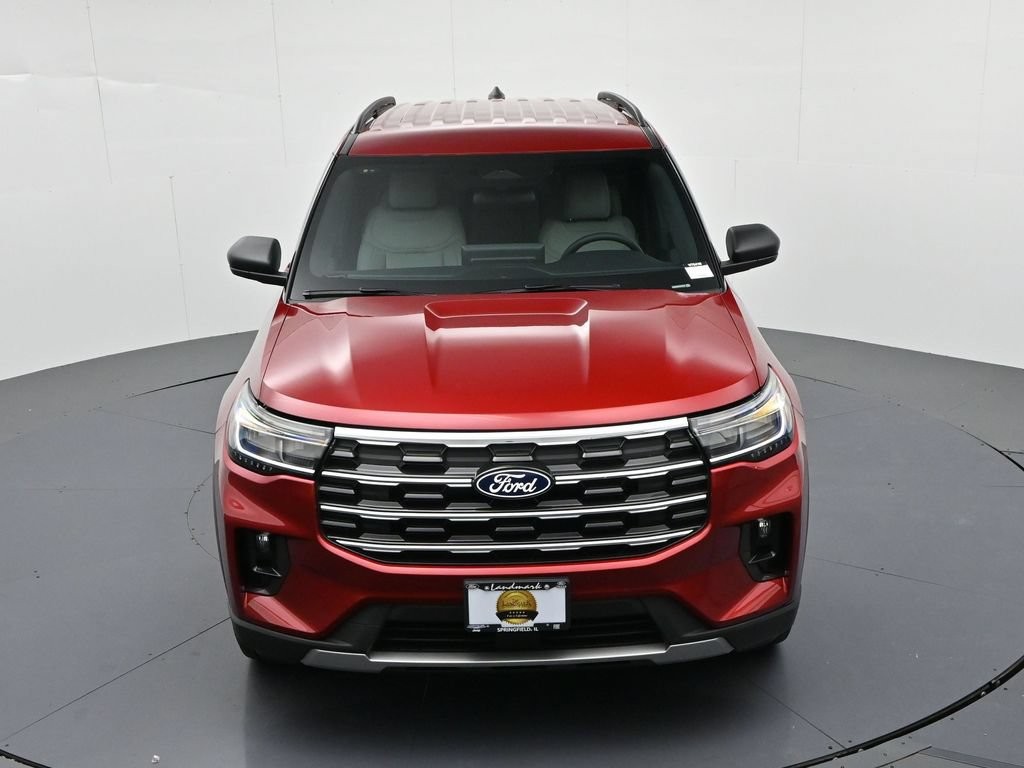 Ford Explorer Vehicle Full-screen Gallery Image 18