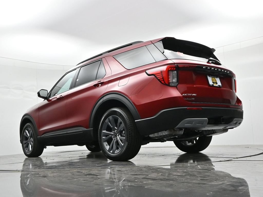 Ford Explorer Vehicle Full-screen Gallery Image 21