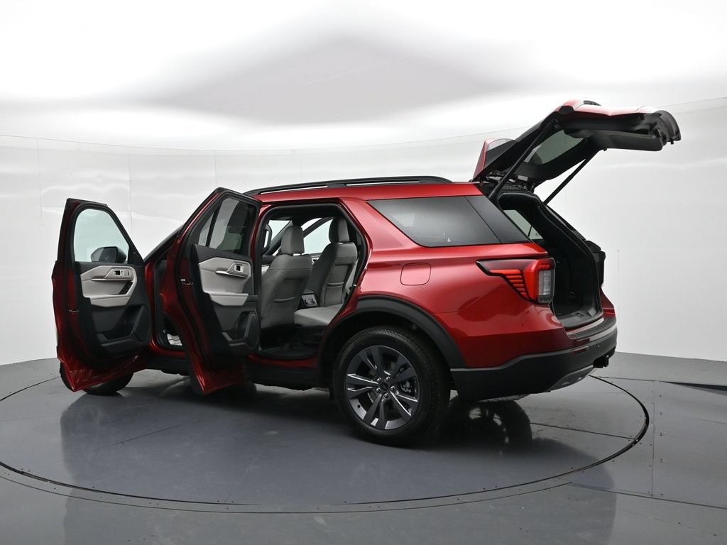 Ford Explorer Vehicle Full-screen Gallery Image 26