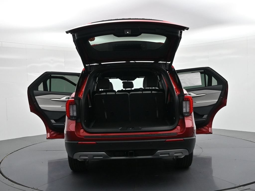 Ford Explorer Vehicle Full-screen Gallery Image 28