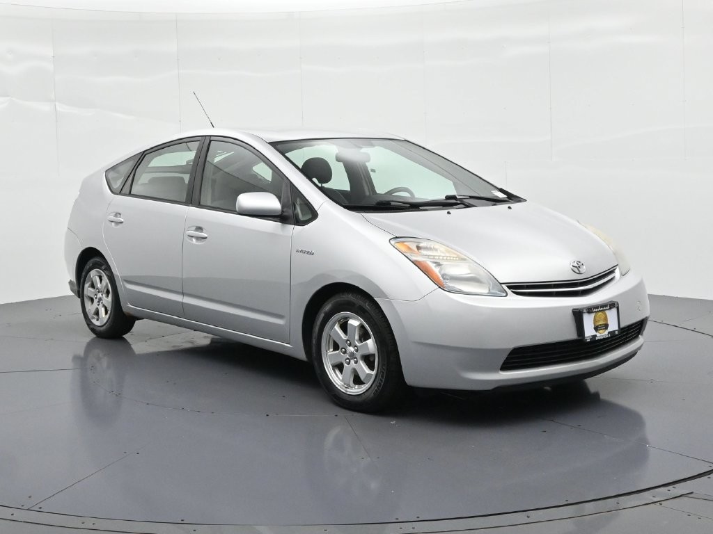 Toyota Prius Vehicle Full-screen Gallery Image 4