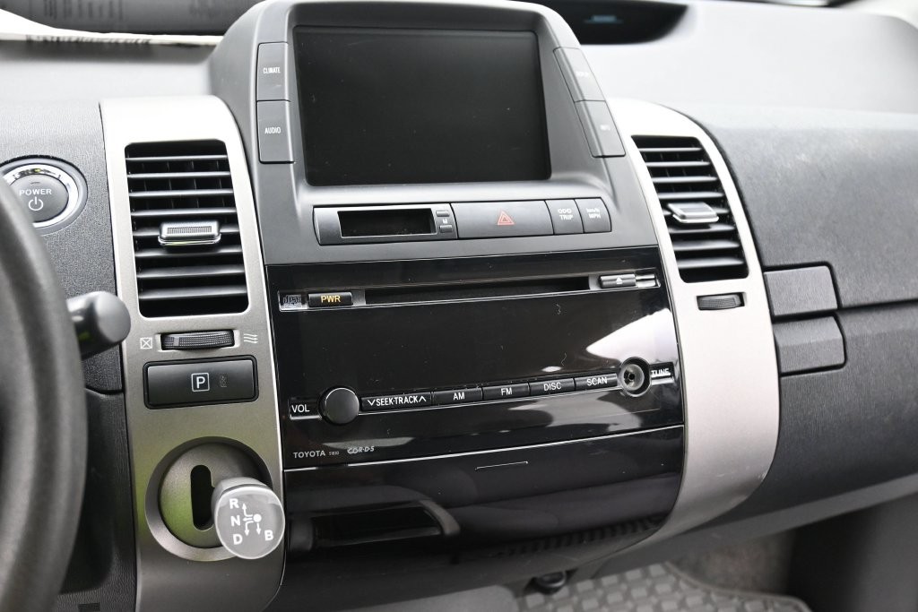 Toyota Prius Vehicle Full-screen Gallery Image 10