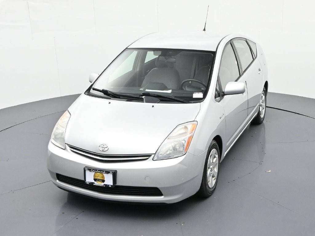 Toyota Prius Vehicle Full-screen Gallery Image 16