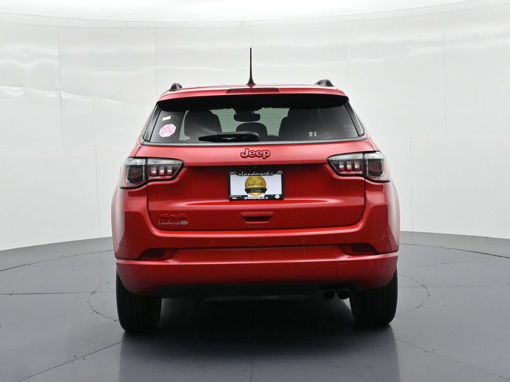 Jeep Compass Vehicle Full-screen Gallery Image 7