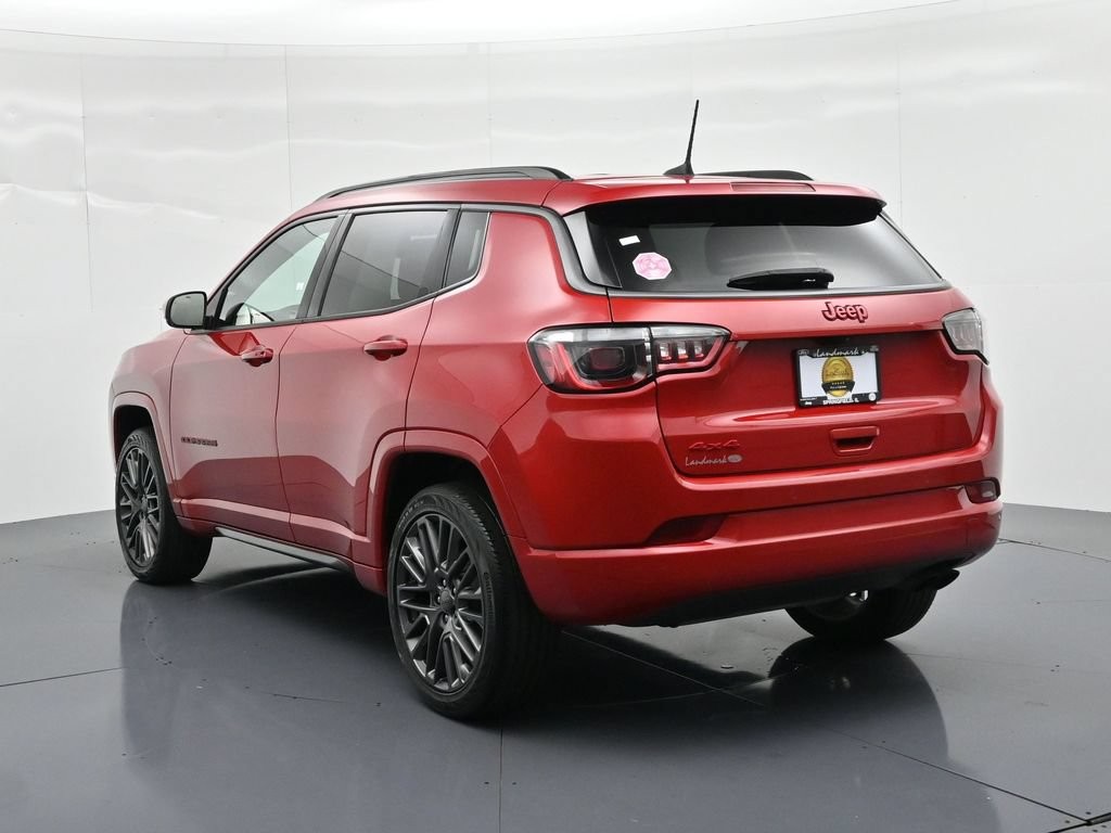 Jeep Compass Vehicle Full-screen Gallery Image 8