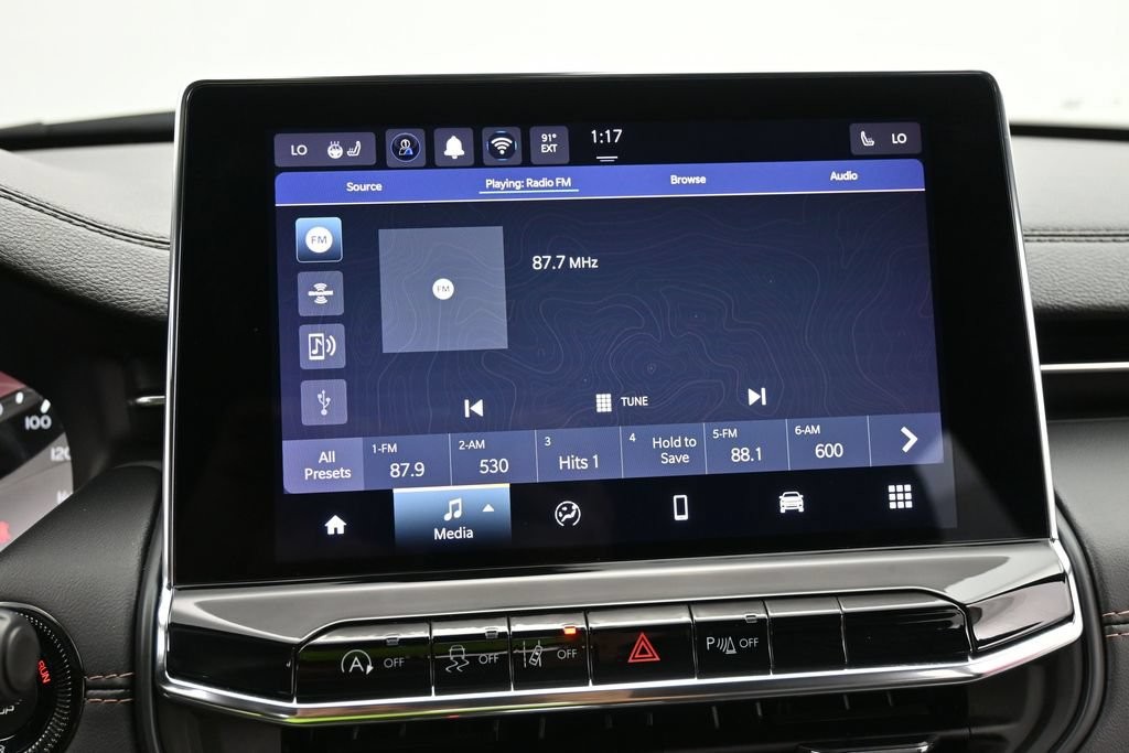 Jeep Compass Vehicle Full-screen Gallery Image 10