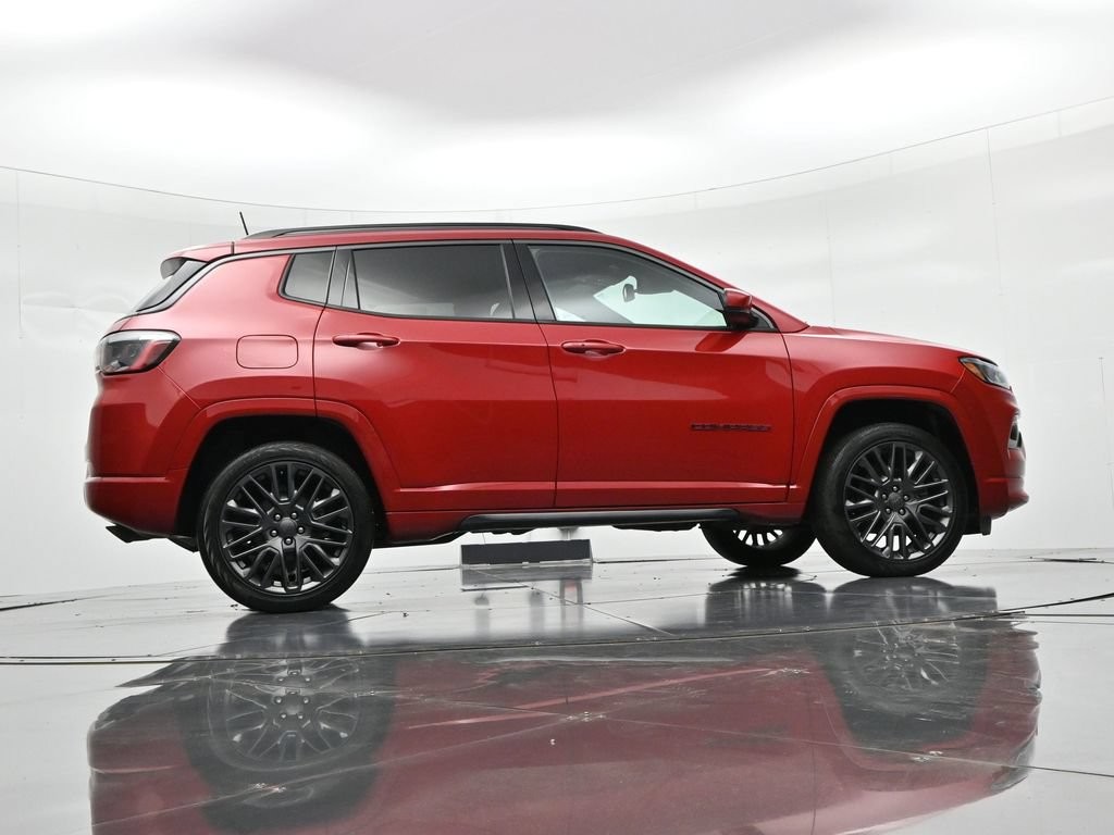 Jeep Compass Vehicle Full-screen Gallery Image 23