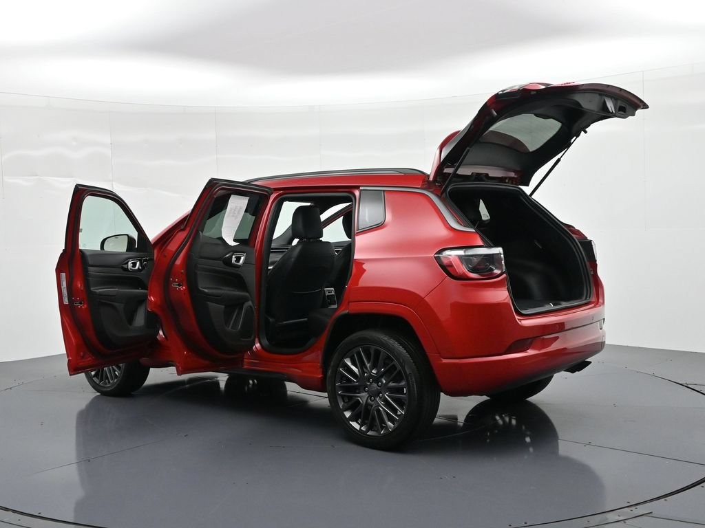 Jeep Compass Vehicle Full-screen Gallery Image 25