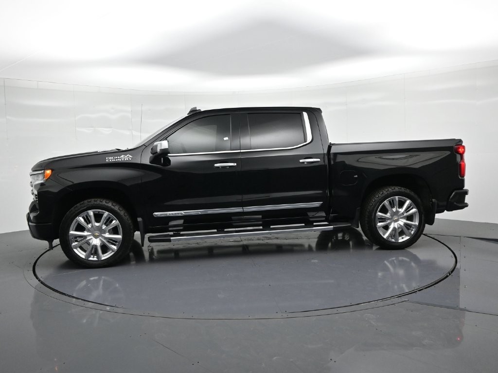 Chevrolet Silverado 1500 Vehicle Full-screen Gallery Image 9
