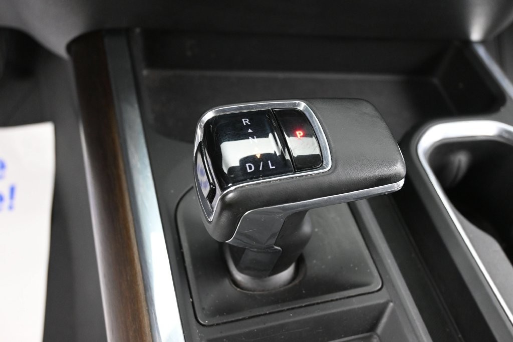 Chevrolet Silverado 1500 Vehicle Full-screen Gallery Image 12