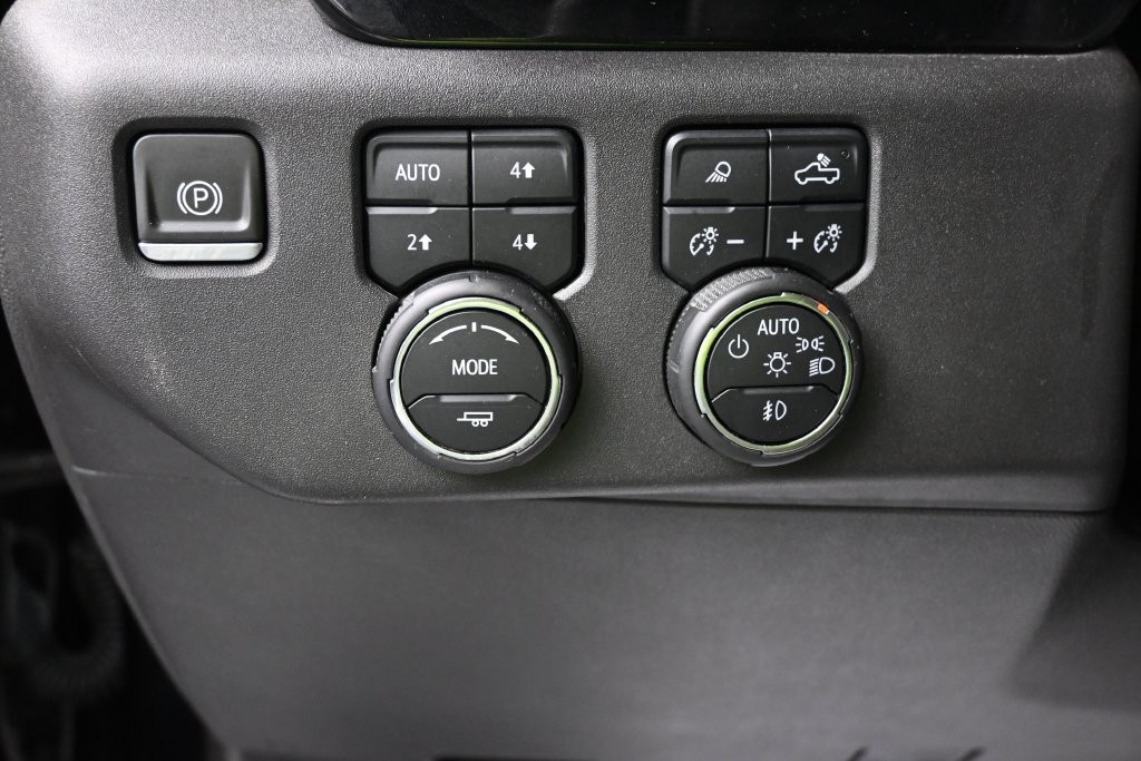 Chevrolet Silverado 1500 Vehicle Full-screen Gallery Image 14
