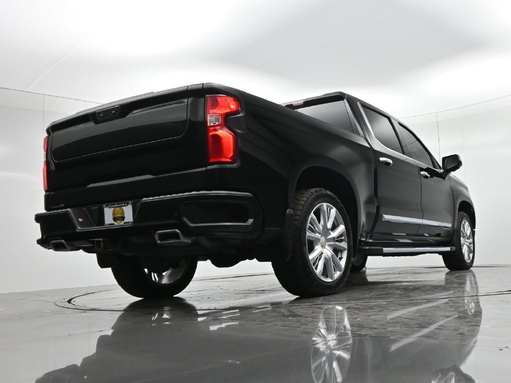 Chevrolet Silverado 1500 Vehicle Full-screen Gallery Image 22