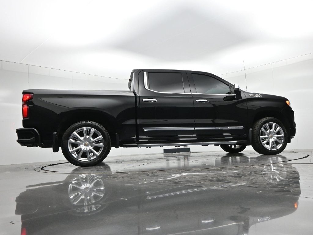 Chevrolet Silverado 1500 Vehicle Full-screen Gallery Image 23