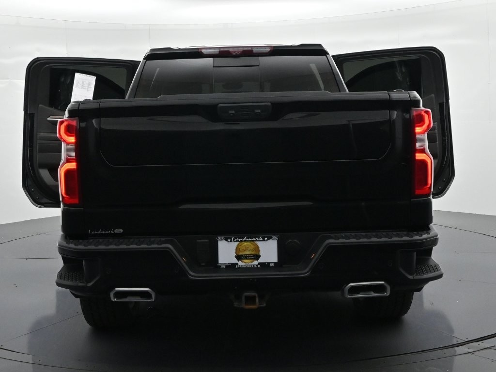 Chevrolet Silverado 1500 Vehicle Full-screen Gallery Image 27