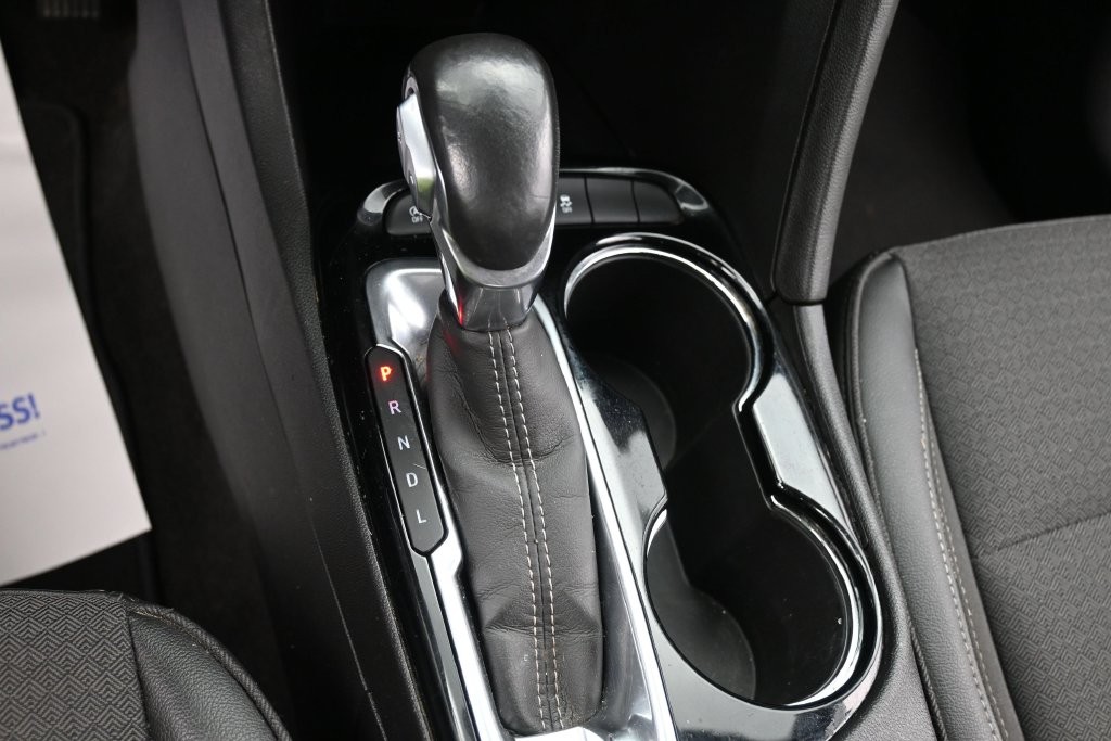 Buick Encore GX Vehicle Full-screen Gallery Image 12