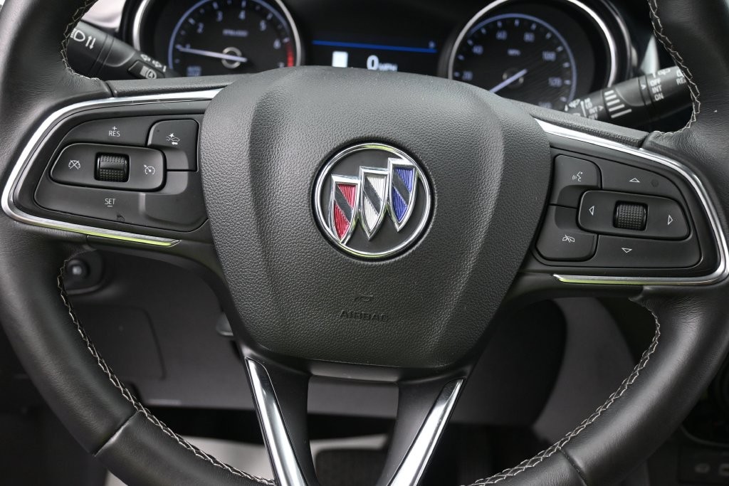 Buick Encore GX Vehicle Full-screen Gallery Image 13