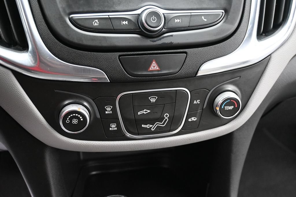 Chevrolet Equinox Vehicle Full-screen Gallery Image 10