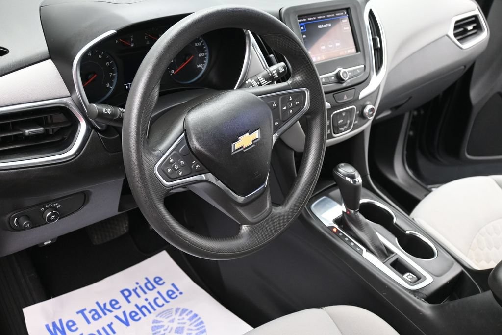 Chevrolet Equinox Vehicle Full-screen Gallery Image 12