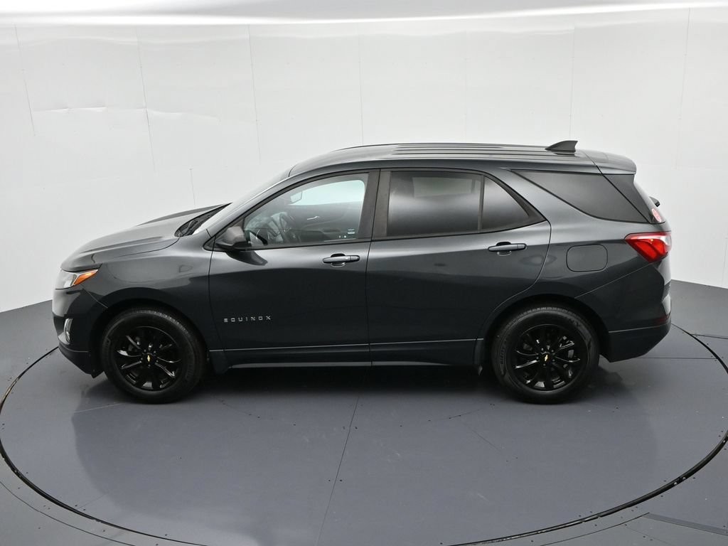 Chevrolet Equinox Vehicle Full-screen Gallery Image 16