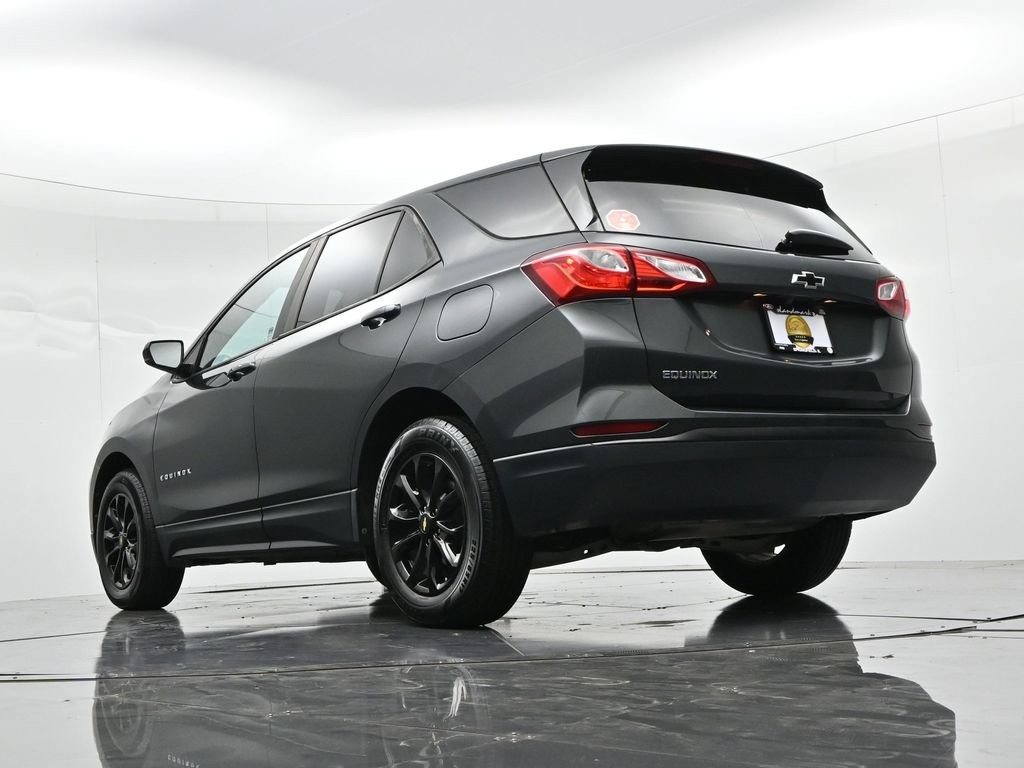 Chevrolet Equinox Vehicle Full-screen Gallery Image 17