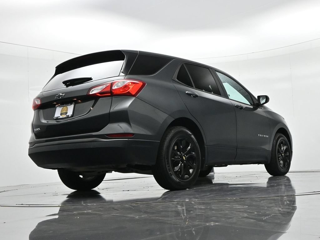 Chevrolet Equinox Vehicle Full-screen Gallery Image 19