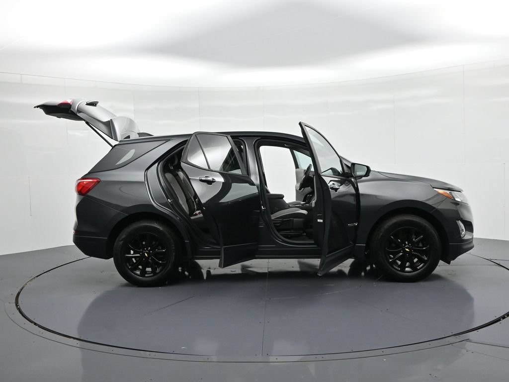 Chevrolet Equinox Vehicle Full-screen Gallery Image 21