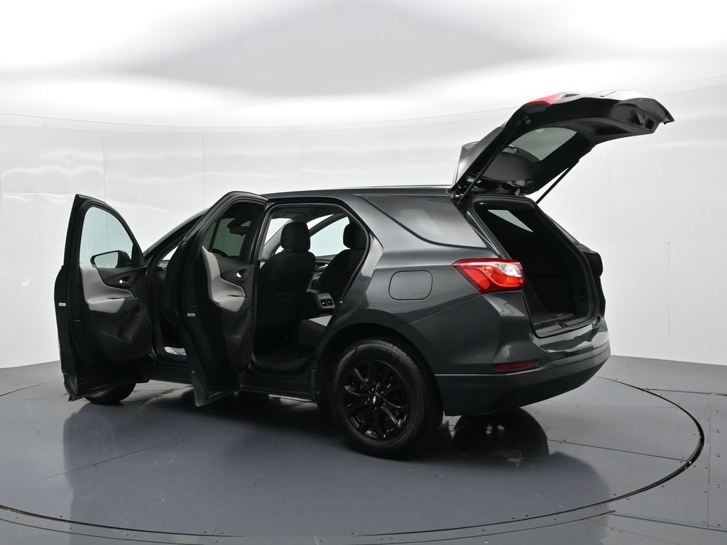 Chevrolet Equinox Vehicle Full-screen Gallery Image 22