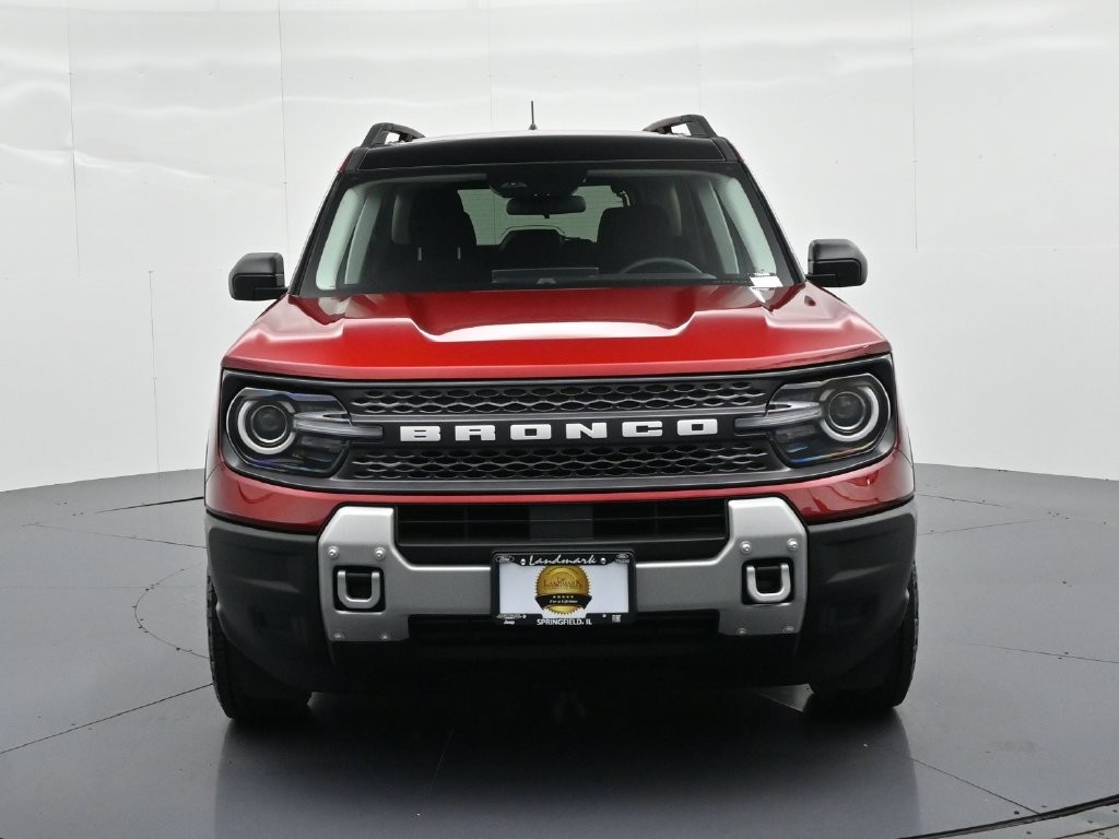 Ford Bronco Sport Vehicle Full-screen Gallery Image 3