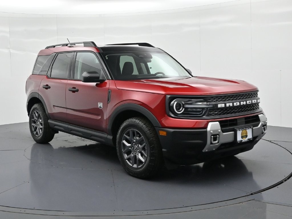 Ford Bronco Sport Vehicle Full-screen Gallery Image 4