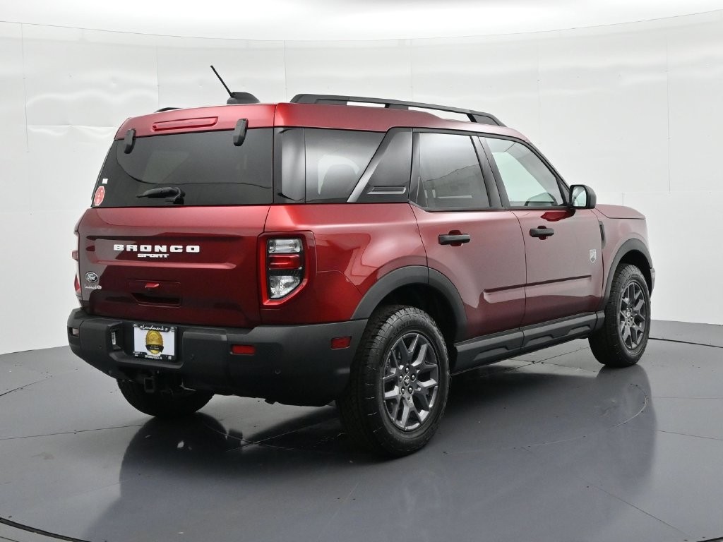 Ford Bronco Sport Vehicle Full-screen Gallery Image 6