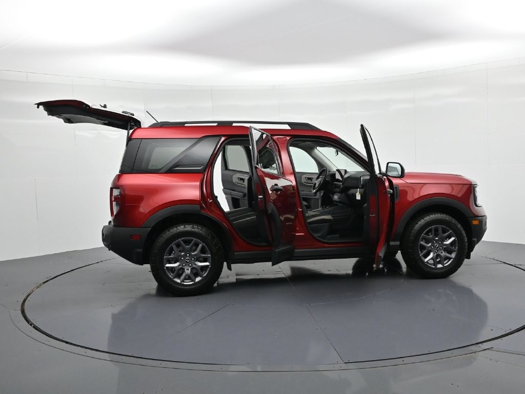 Ford Bronco Sport Vehicle Full-screen Gallery Image 23