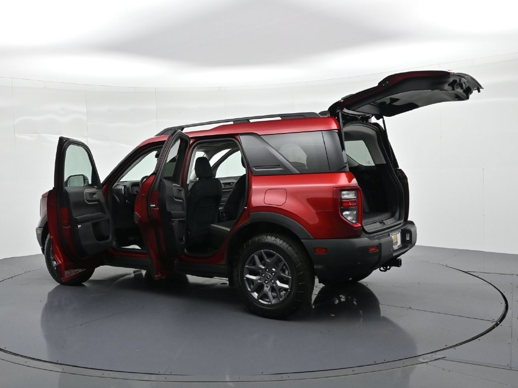 Ford Bronco Sport Vehicle Full-screen Gallery Image 24