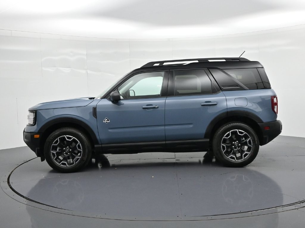 Ford Bronco Sport Vehicle Full-screen Gallery Image 9