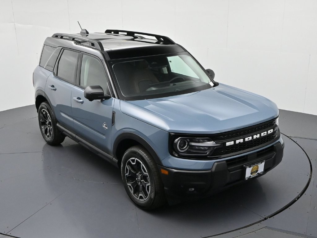 Ford Bronco Sport Vehicle Full-screen Gallery Image 15