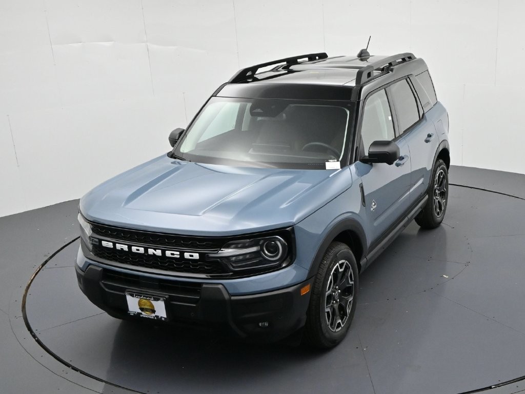 Ford Bronco Sport Vehicle Full-screen Gallery Image 17