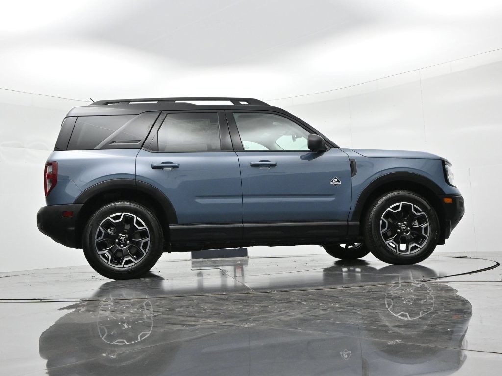 Ford Bronco Sport Vehicle Full-screen Gallery Image 22