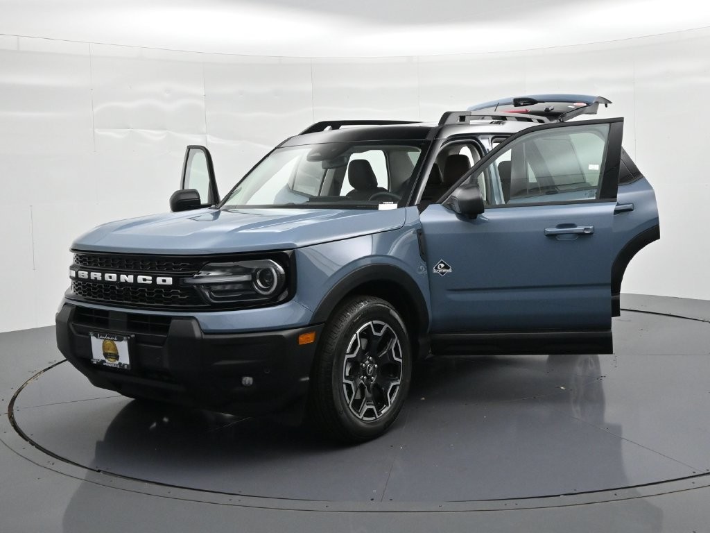 Ford Bronco Sport Vehicle Full-screen Gallery Image 25