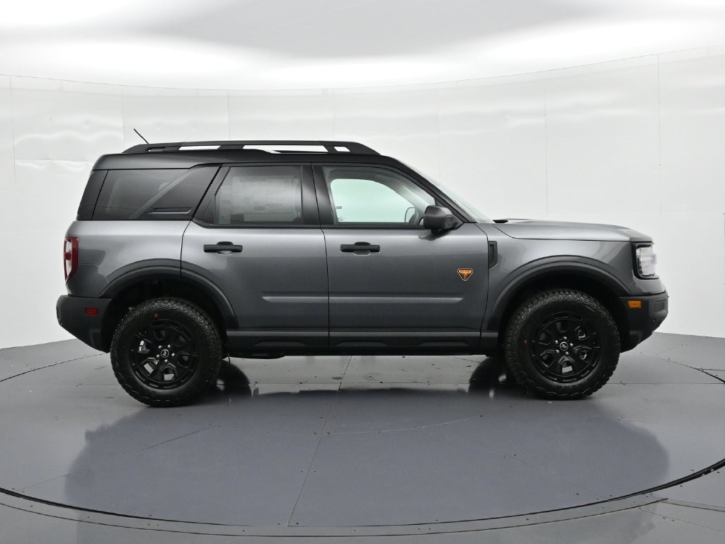 Ford Bronco Sport Vehicle Full-screen Gallery Image 5
