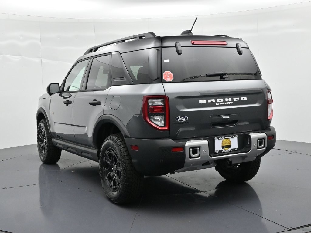 Ford Bronco Sport Vehicle Full-screen Gallery Image 8