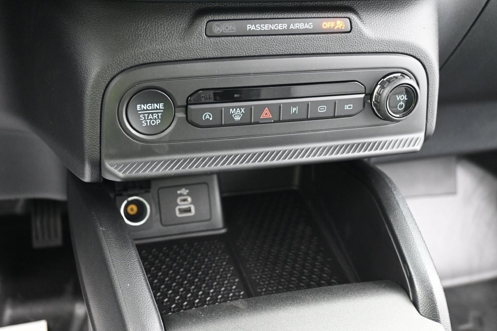 Ford Bronco Sport Vehicle Full-screen Gallery Image 11