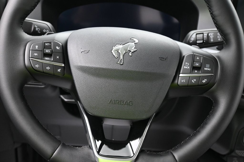 Ford Bronco Sport Vehicle Full-screen Gallery Image 13