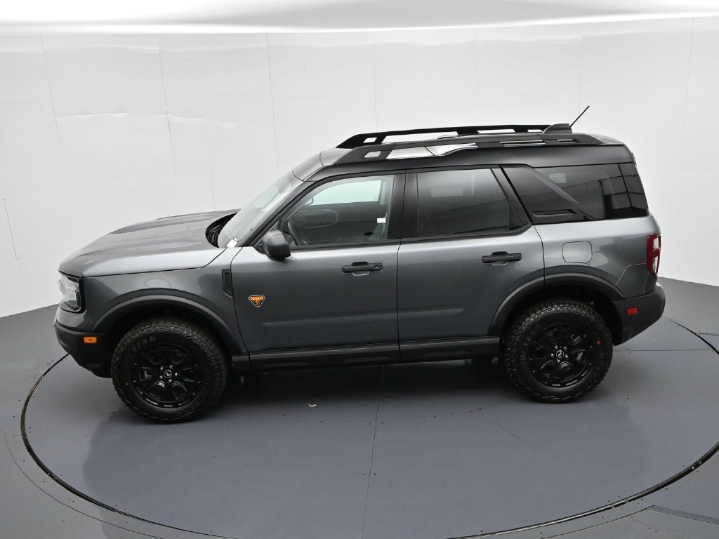 Ford Bronco Sport Vehicle Full-screen Gallery Image 18