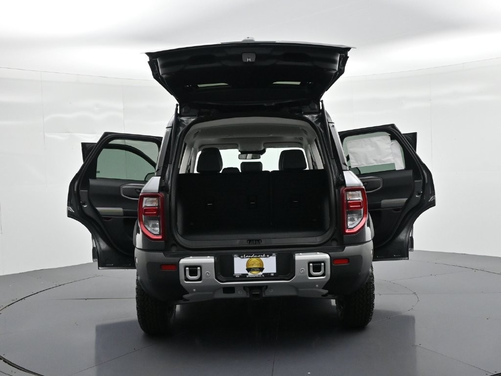 Ford Bronco Sport Vehicle Full-screen Gallery Image 26