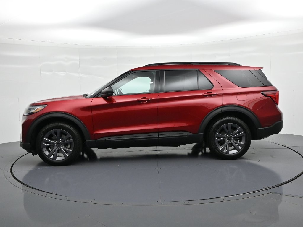 Ford Explorer Vehicle Full-screen Gallery Image 9
