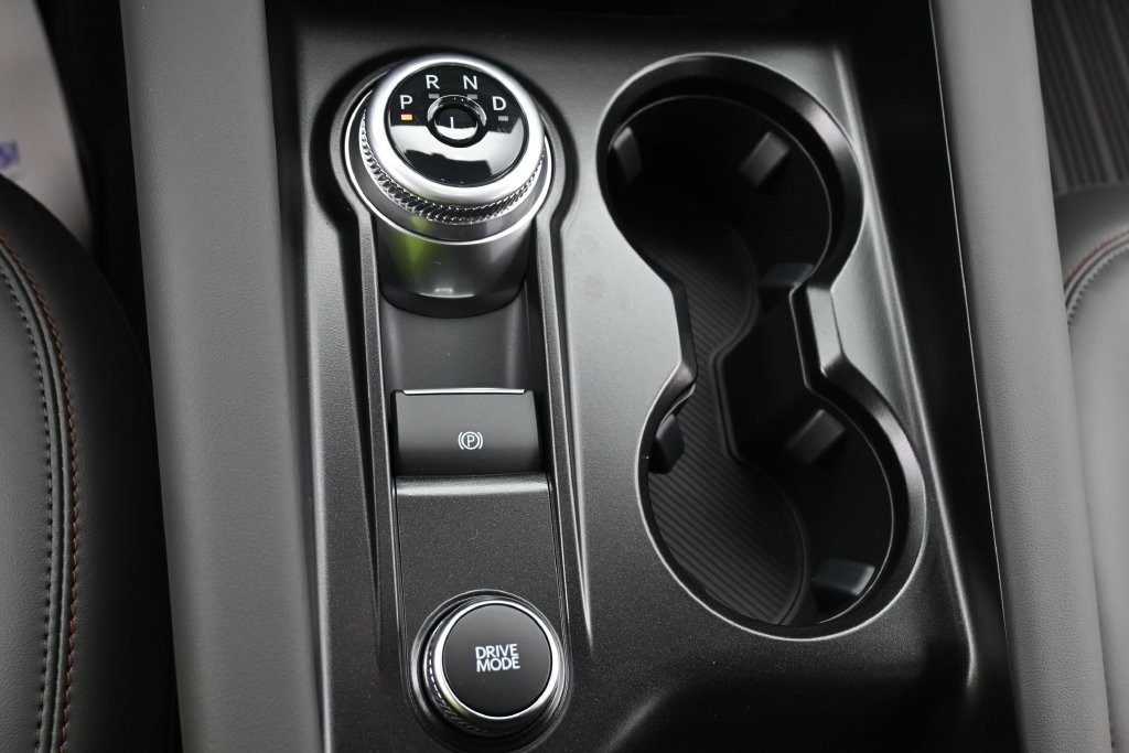 Ford Explorer Vehicle Full-screen Gallery Image 13